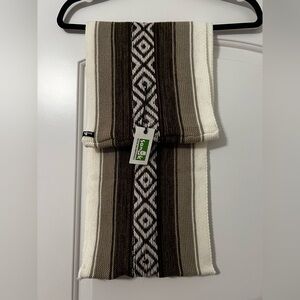 Sanuk U Too Knit to Quit Infinity Scarf NWT